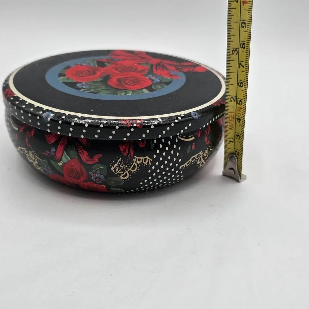 ROUND RED ROSE Tin Trinket‎ Box SIZE 2.25